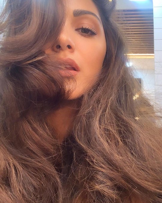 bXUzmBwRK.js - kiara advani 8
